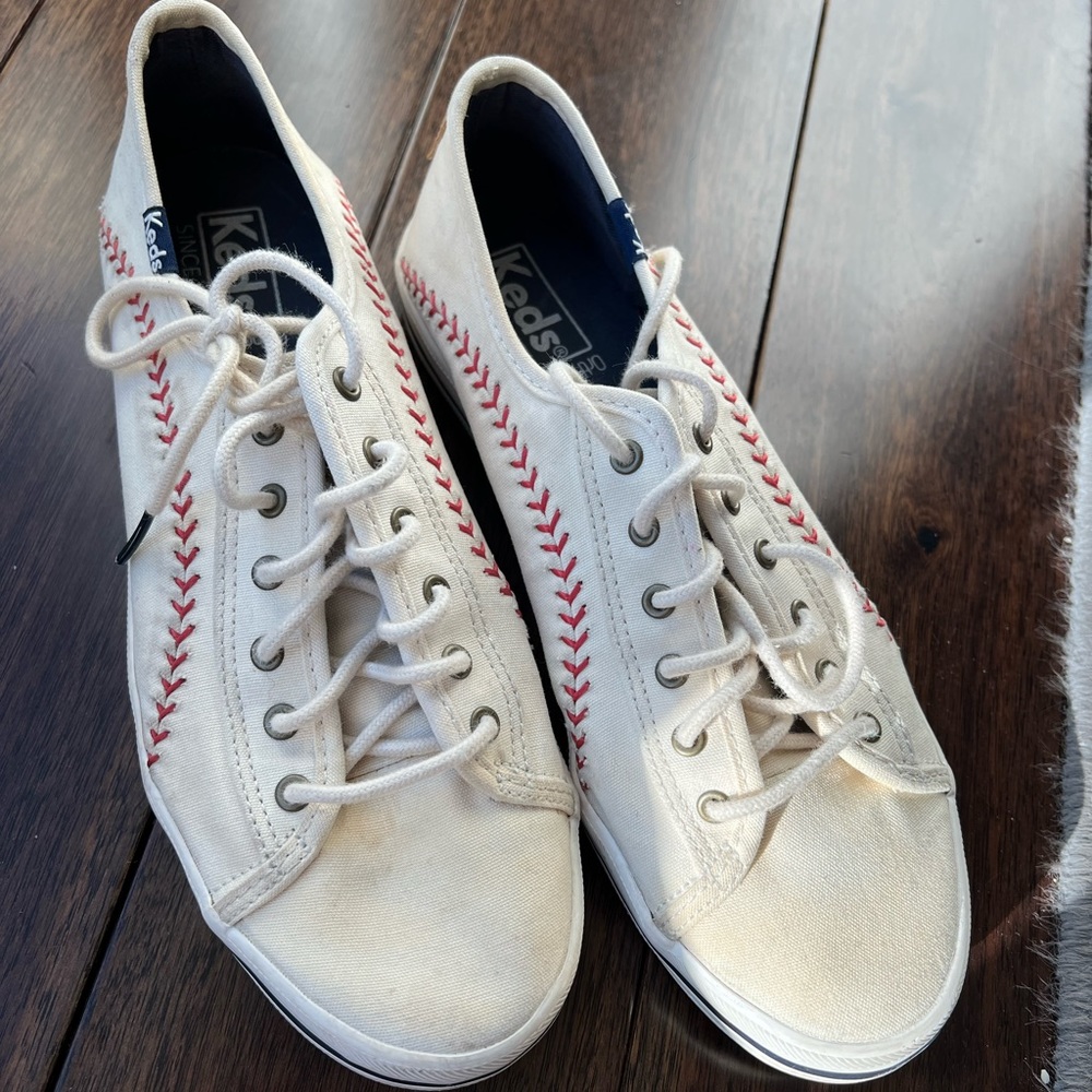 Ked’s  cream Baseball shoes